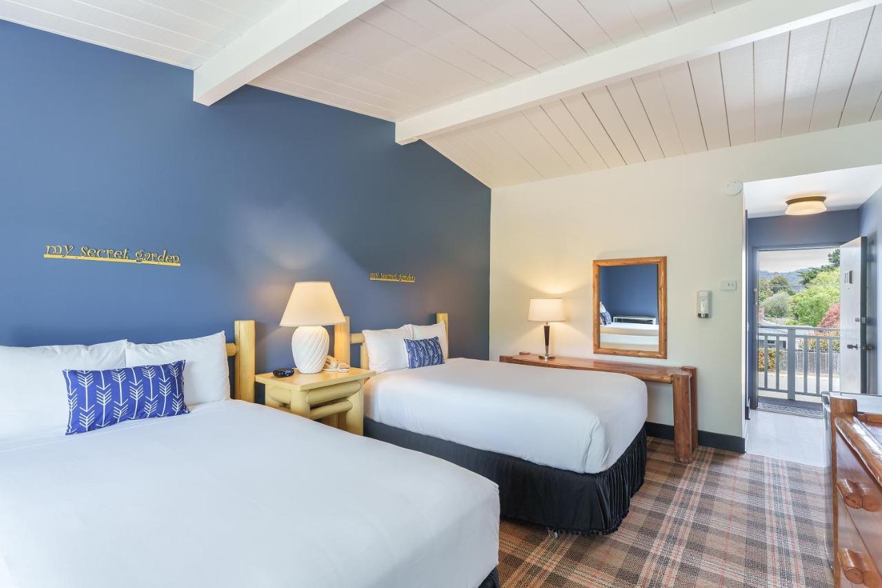 Standard Double Room Two Double Beds