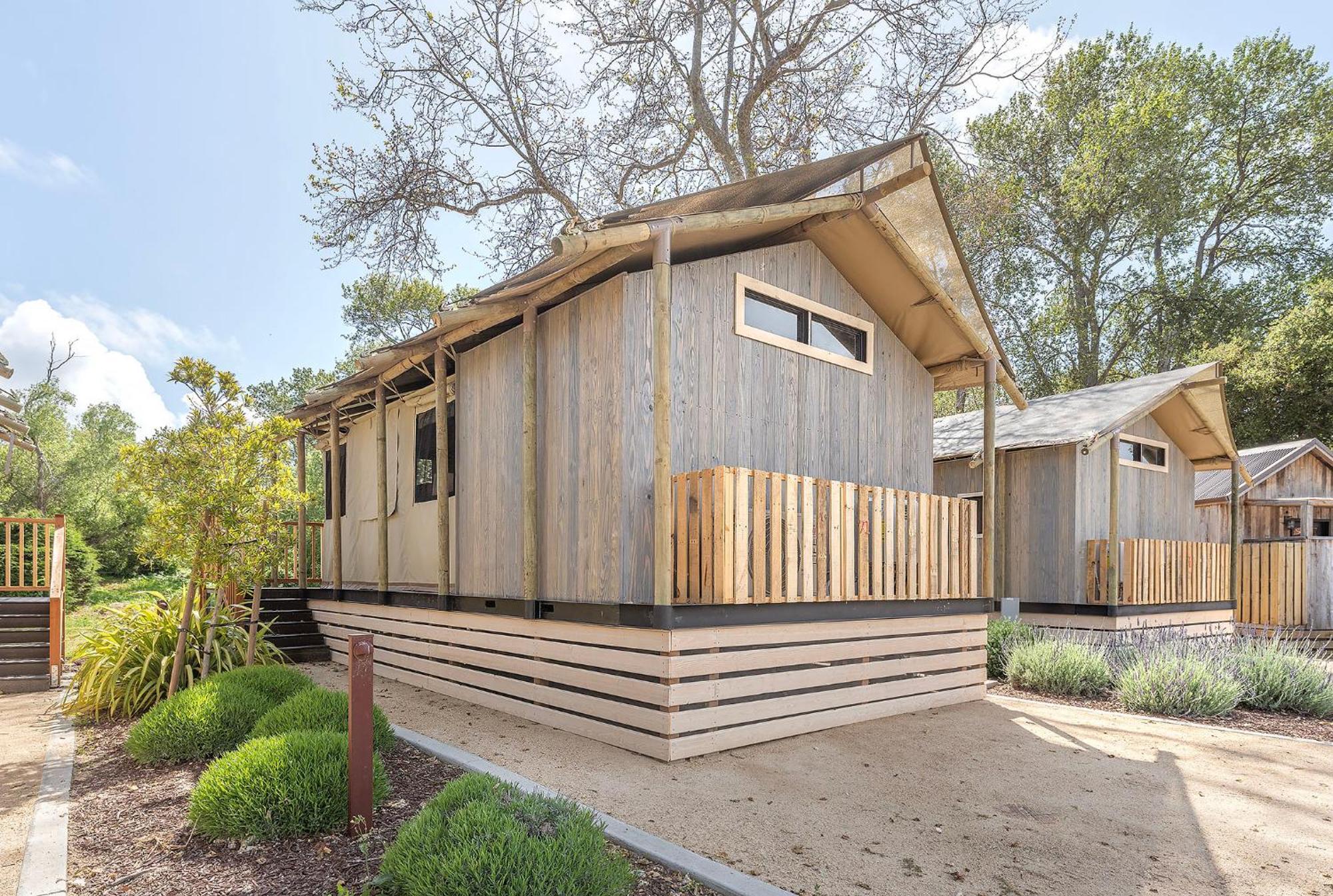 Glamping Cabin – Queen Bed