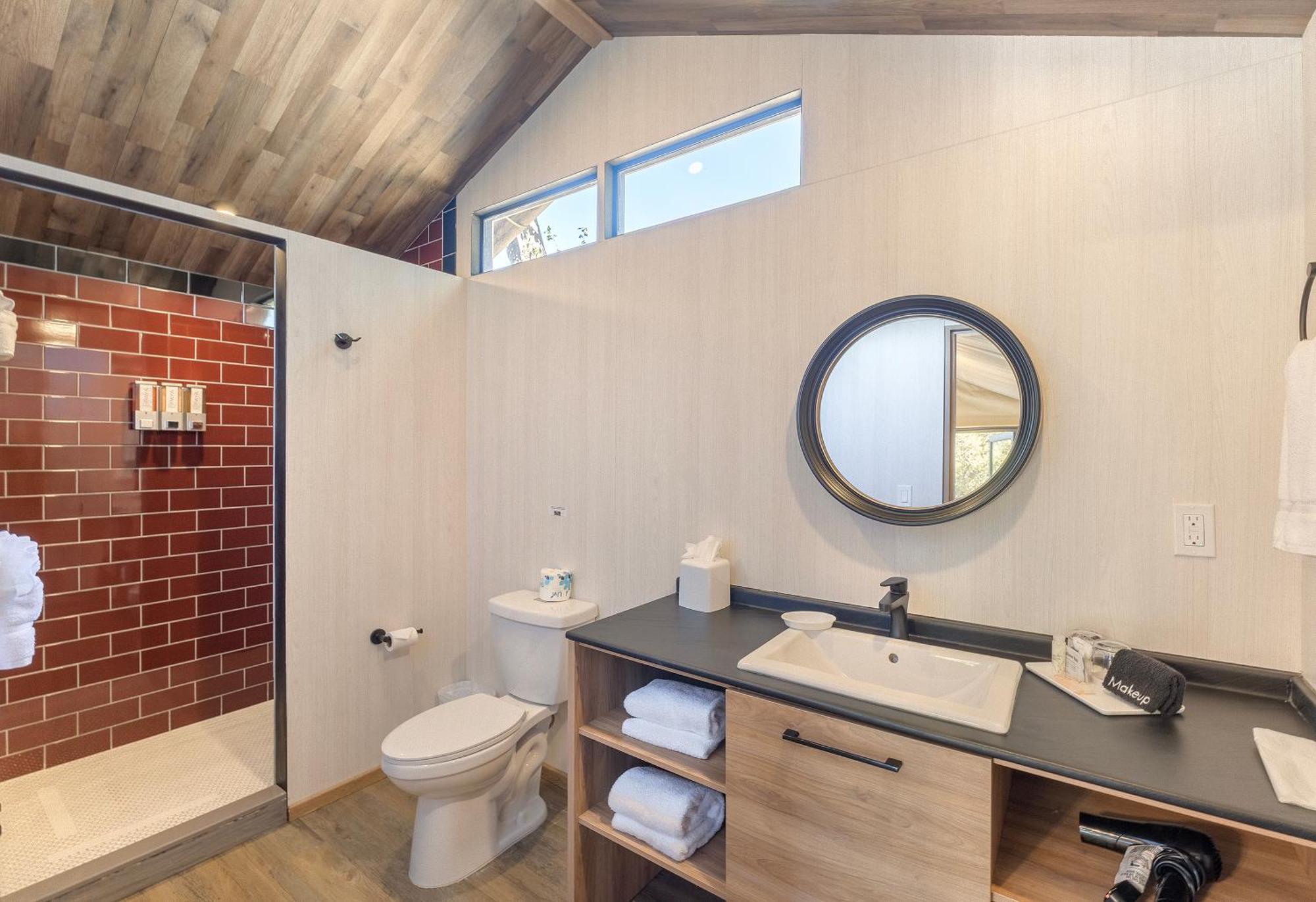Glamping Cabin 3 beds