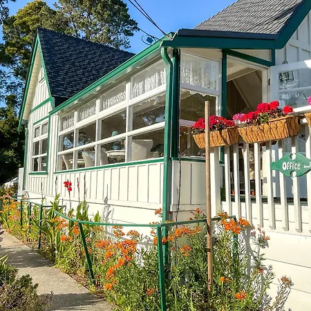 Carmel Green Lantern Inn-3